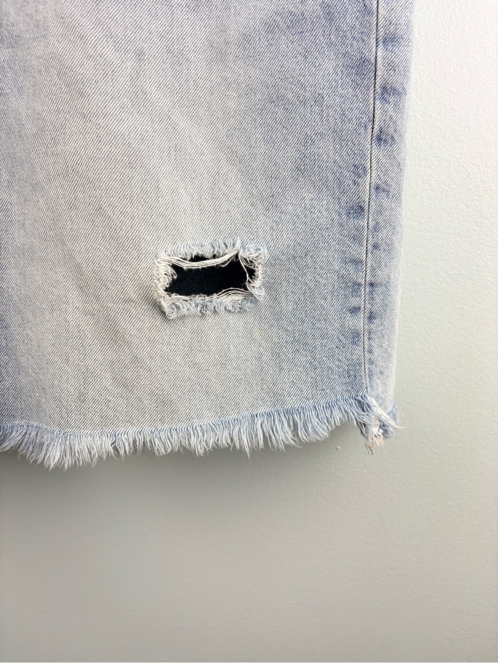 Everlane The Cheeky Long Short Denim Jean Shorts Frayed Hem Distressed Sz 33 - Picture 4 of 12